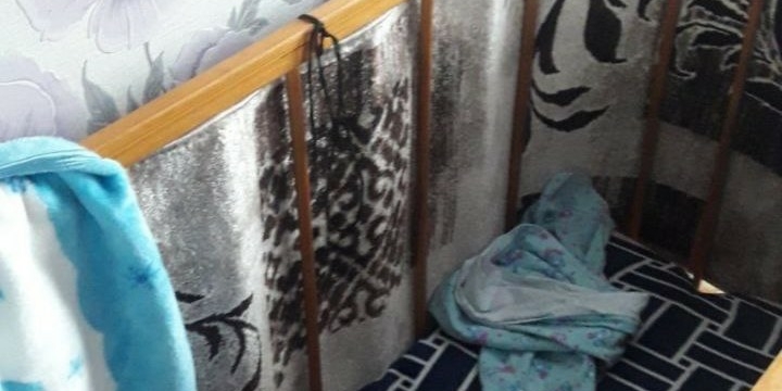 Шок! В Молодечненском районе годовалый ребенок удавился насмерть шнурком в кроватке