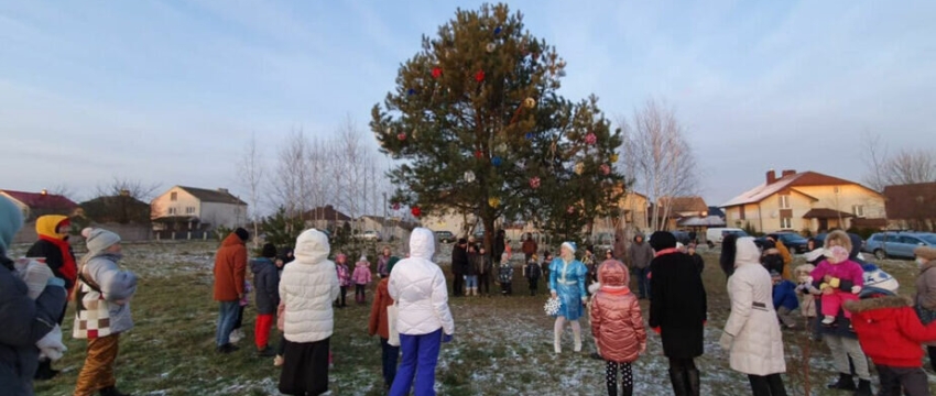 «Нас окружили со всех сторон». В Гродно милиция искала протестующих на детском новогоднем празднике 