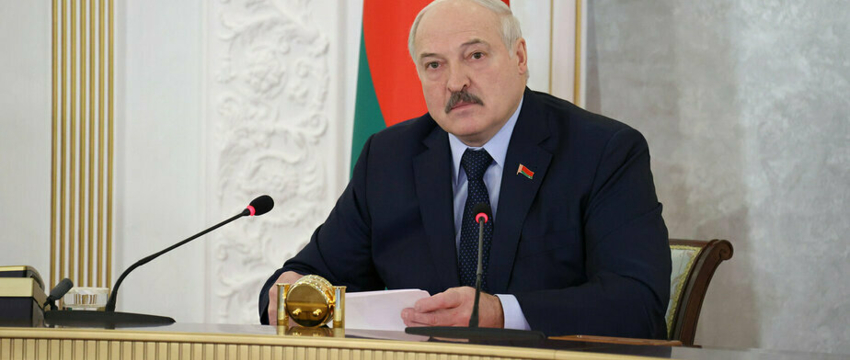 «Возвращайтесь к тому, что делали в первую волну». Лукашенко провел совещание, в ходе которого многое наговорил о ковиде