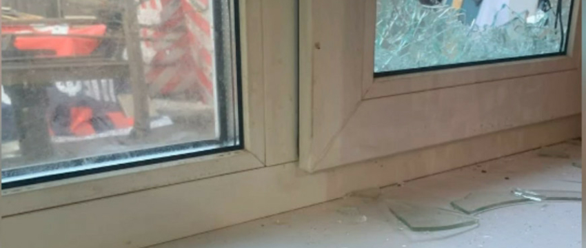 Жительница Барановичей разбила окно и украла у бывшей тещи больше двух тысяч долларов