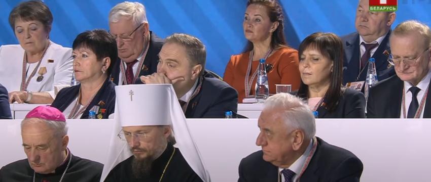 С какими лицами сидели делегаты ВНС во время выступления Лукашенко