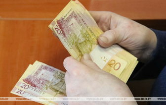 Пенсии и пособия в Беларуси за 9 и 11 мая выплатят на почте заранее