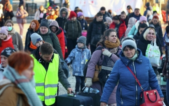 Европейские страны будут платить украинским беженцам за выезд - СМИ