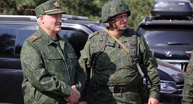 Лукашенко: Пришлось принимать самое серьезное решение, приводя основные части Вооруженных Сил в полную боевую готовность